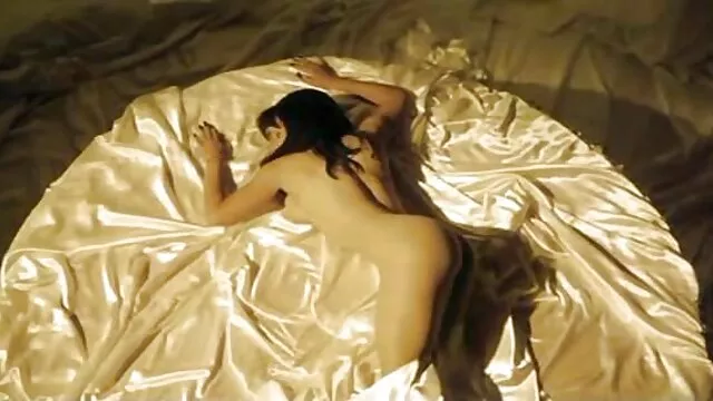 cornea dai capelli neri film porno italiani nuovi carino e confuso
