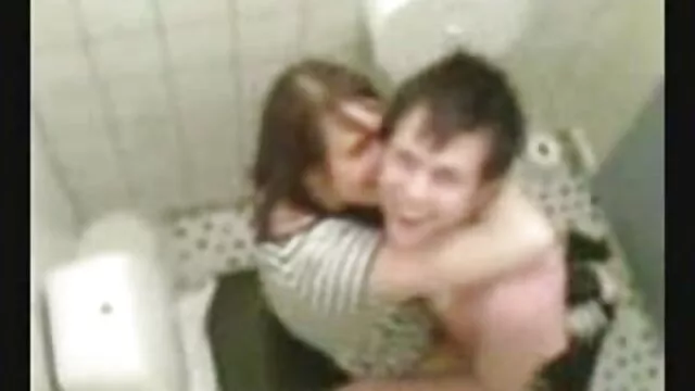 Holly Michaels nuovi video hard adora il cazzo con la gola profonda