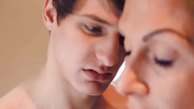 Le ragazze si divertono a mangiare e leccare film hard gratis nuovi il culo