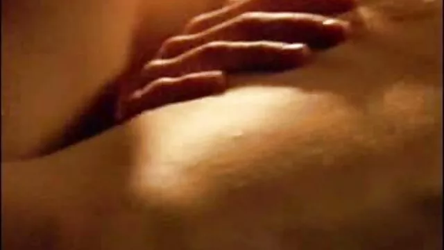 Ella muestra Su nuovi video porno hd coochie Y los Hombres se pajean