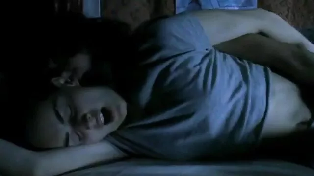 Bionda in nuovi film porno gratis ginocchio succhia due cazzi contemporaneamente