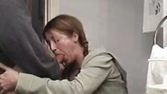 Bella Rolland cavalca analmente un cazzo duro in ultimi film hard italiani Point of GLANCE