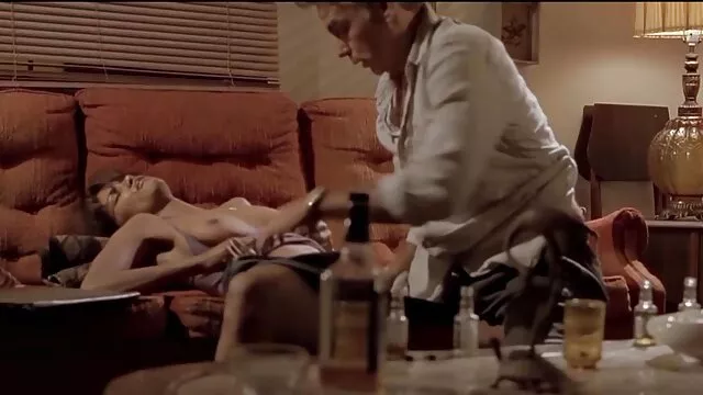 Madre preoccupata fa sesso con suo figlio nuovi film porno italiani in cucina