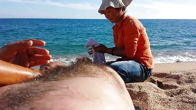 Elise Graves trattenere fino a quando il suo porno nuovi video uomo è soddisfatto