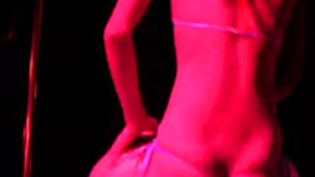 Gracie film porno italiani nuovi Glam si siede sul cazzo e rimproverando questa cosa di spessore