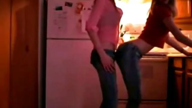 Gloryhole secrets, donna di video porno amatoriali nuovi Hollywood ingoia sperma di 11 sconosciuti